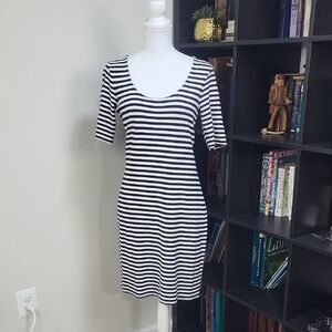 ANN TAYLOR Black White Stripe Knit Scoop Neck Bodycon Short Sleeve Dress